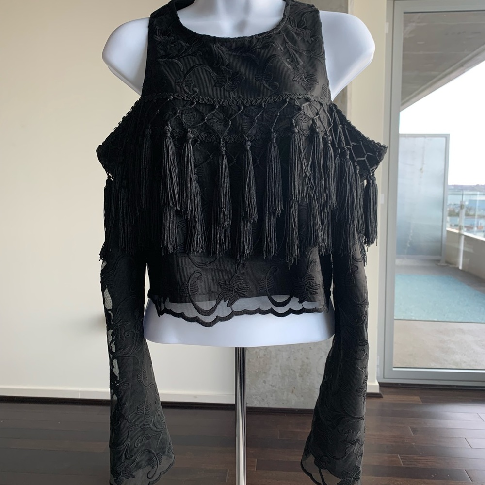Gracia - Medium Black Top